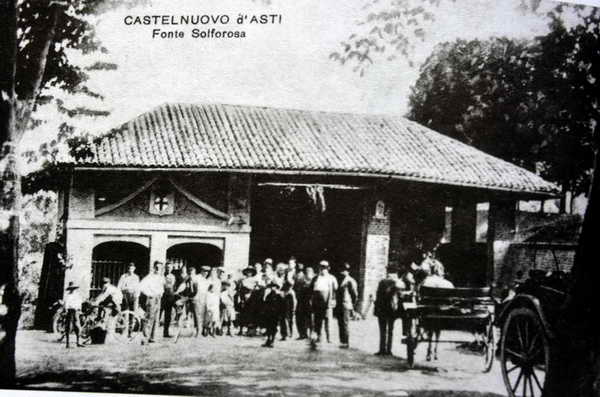 Fonte solforosa di Castelnuovo Don Bosco (foto d'epoca)